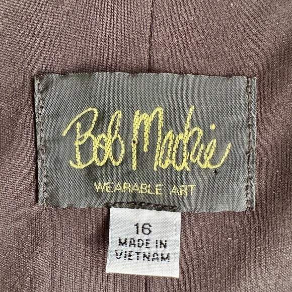 BOB MACKIE, BLACK/SILVER POLYESTER JACKET WITH EMBROIDERED DETAILS. SIZE 16 - Picture 7 of 8